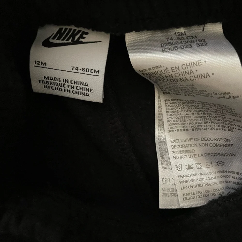 Nike 2 Piece set. (Sweater & Sweat pants) size 12M